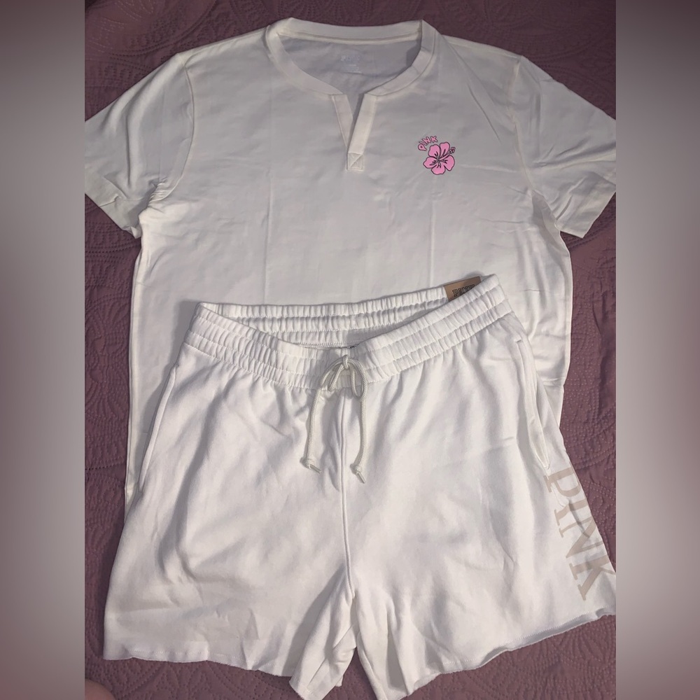 Victoria’s Secret Pink SET 5” Creamer Everyday Fleece Shorts & Henley Floral Tee - Picture 14 of 14